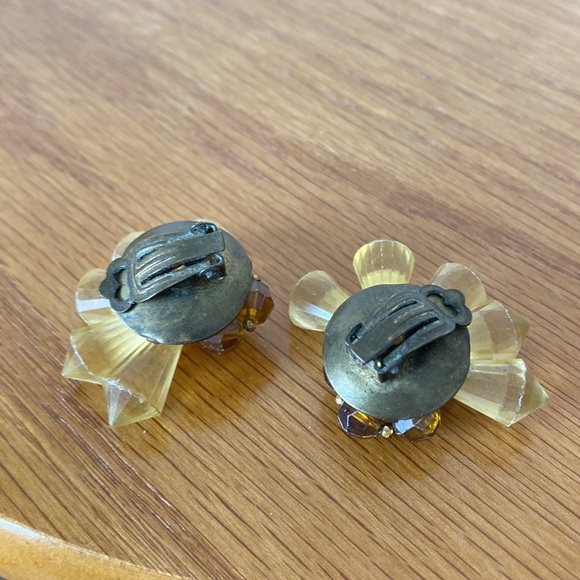 Vintage Beaded Yellow and Brown Clip On Earrings - Picture 6 of 7
